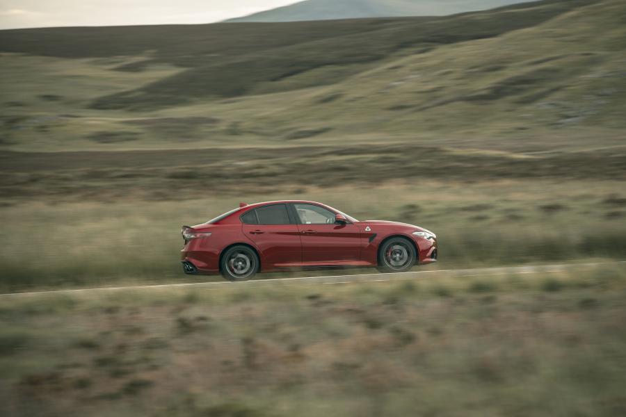  Alfa Romeo Giulia Quadrifoglio (952) 2020 года  (UK) (фото 17 из 34)